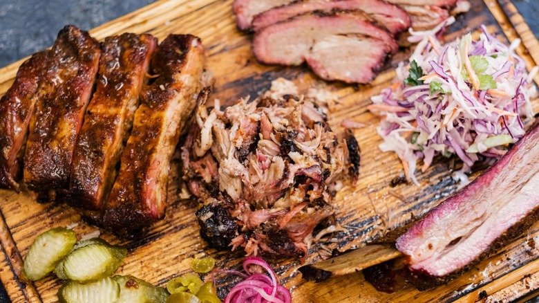 7 Foods You Should Order At A Barbecue Restaurant, And 5 Foods You Shouldn't