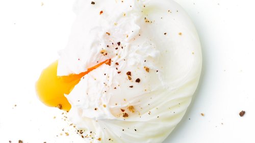 The TikTok Air Fryer Trick To Get Perfectly Poached Eggs Every Time