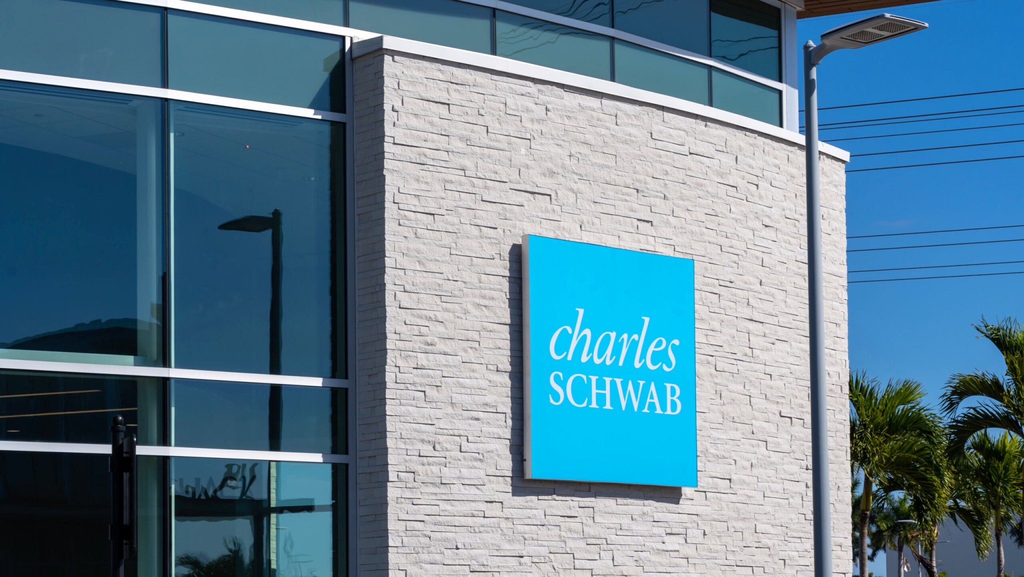 Schwab Earnings Spotlight the Real Winners of Record Retail Investor Inflows