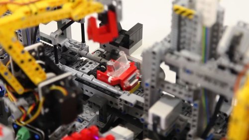 This Automated Lego Car Assembly Line Builds Tiny Toy Cars Like a Full-Size Factory