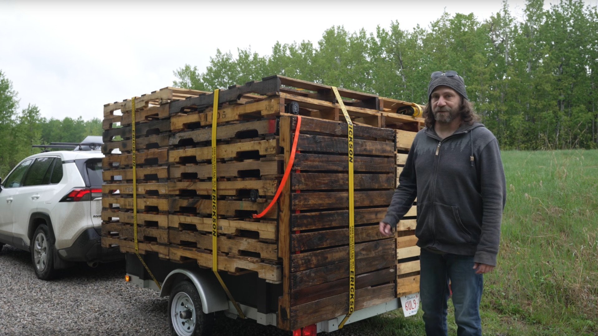 This Stack of Pallets Is Actually a Low-Budget Stealth Camper