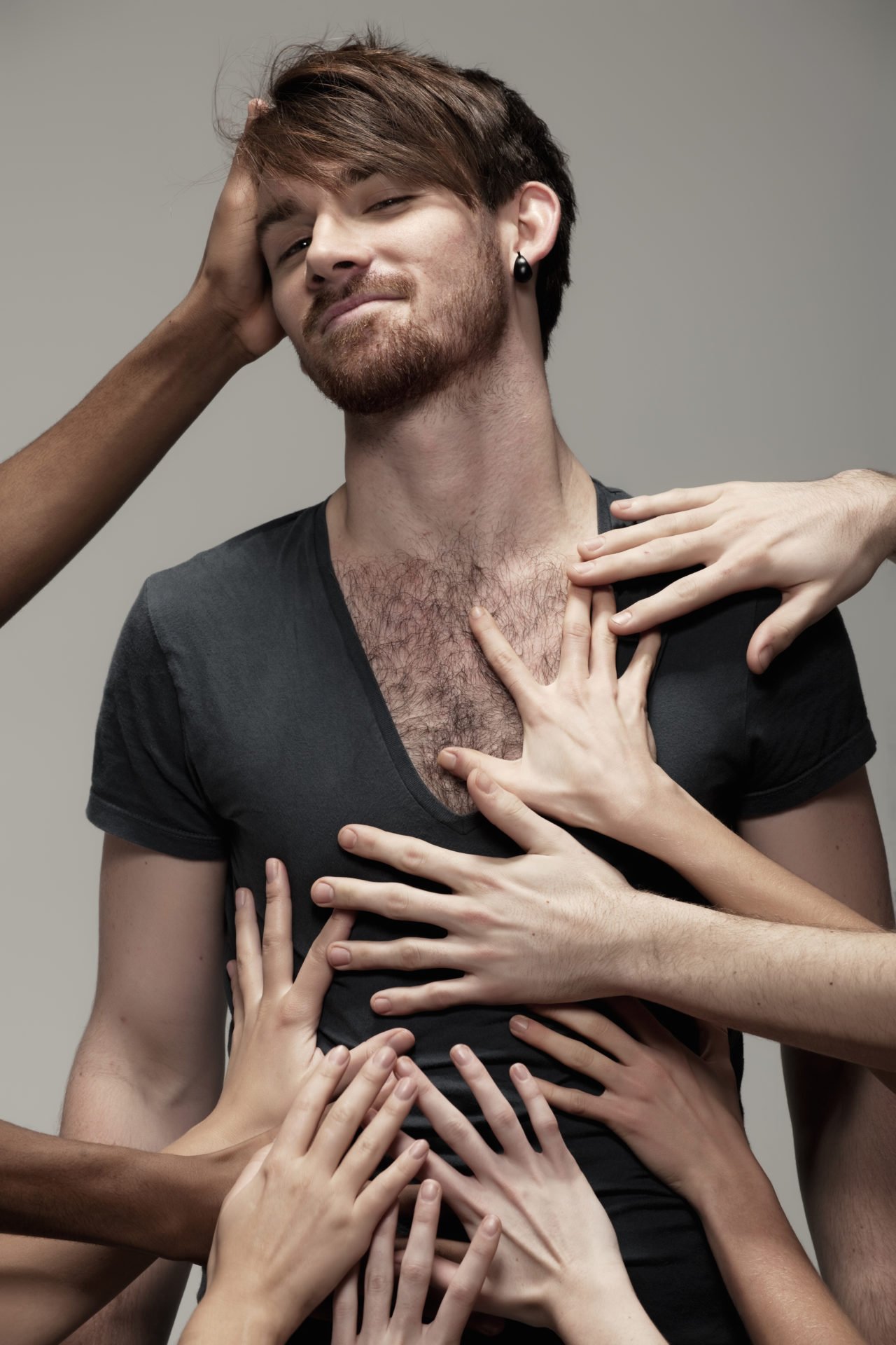Forget abs and a big bank account, matchmaker says 3 qualities in men are most important
