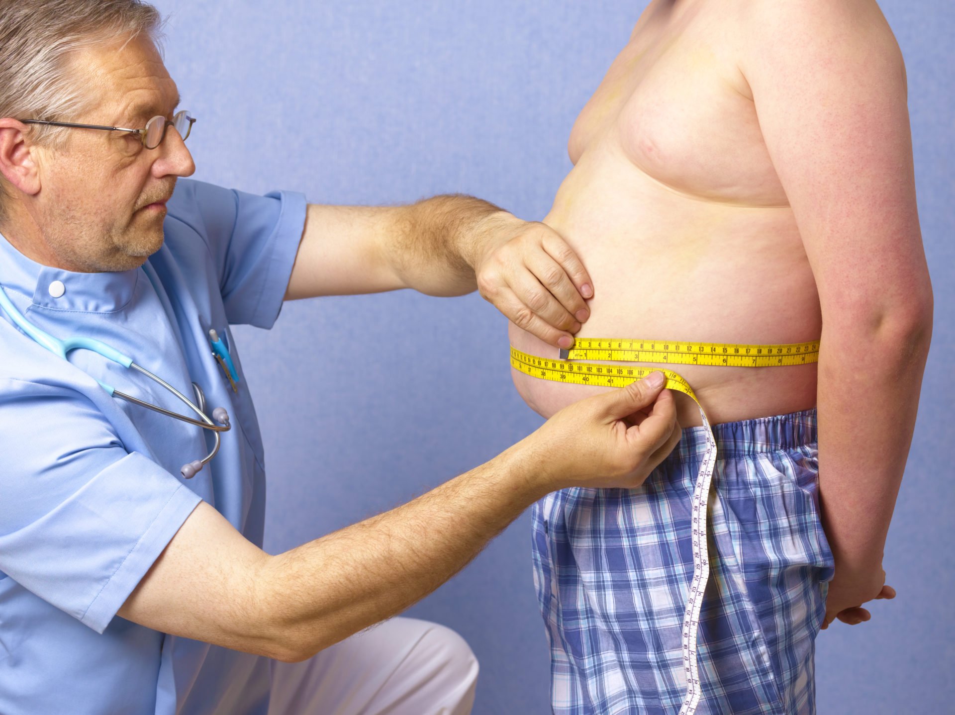 People who diet lose more weight when they treat themselves, study shows