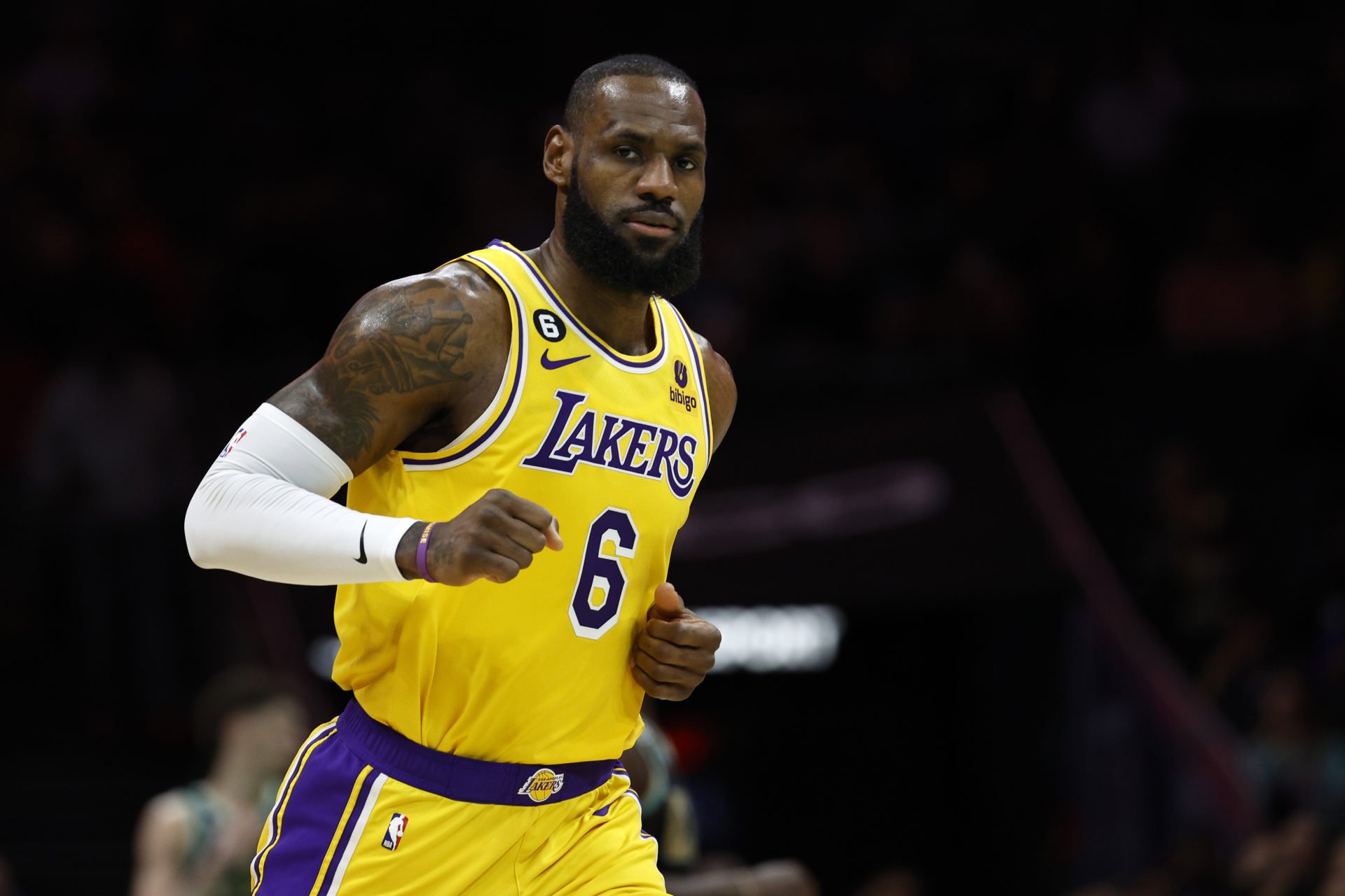 LeBron James listens to Beethoven before games and NBA fans have serious jokes