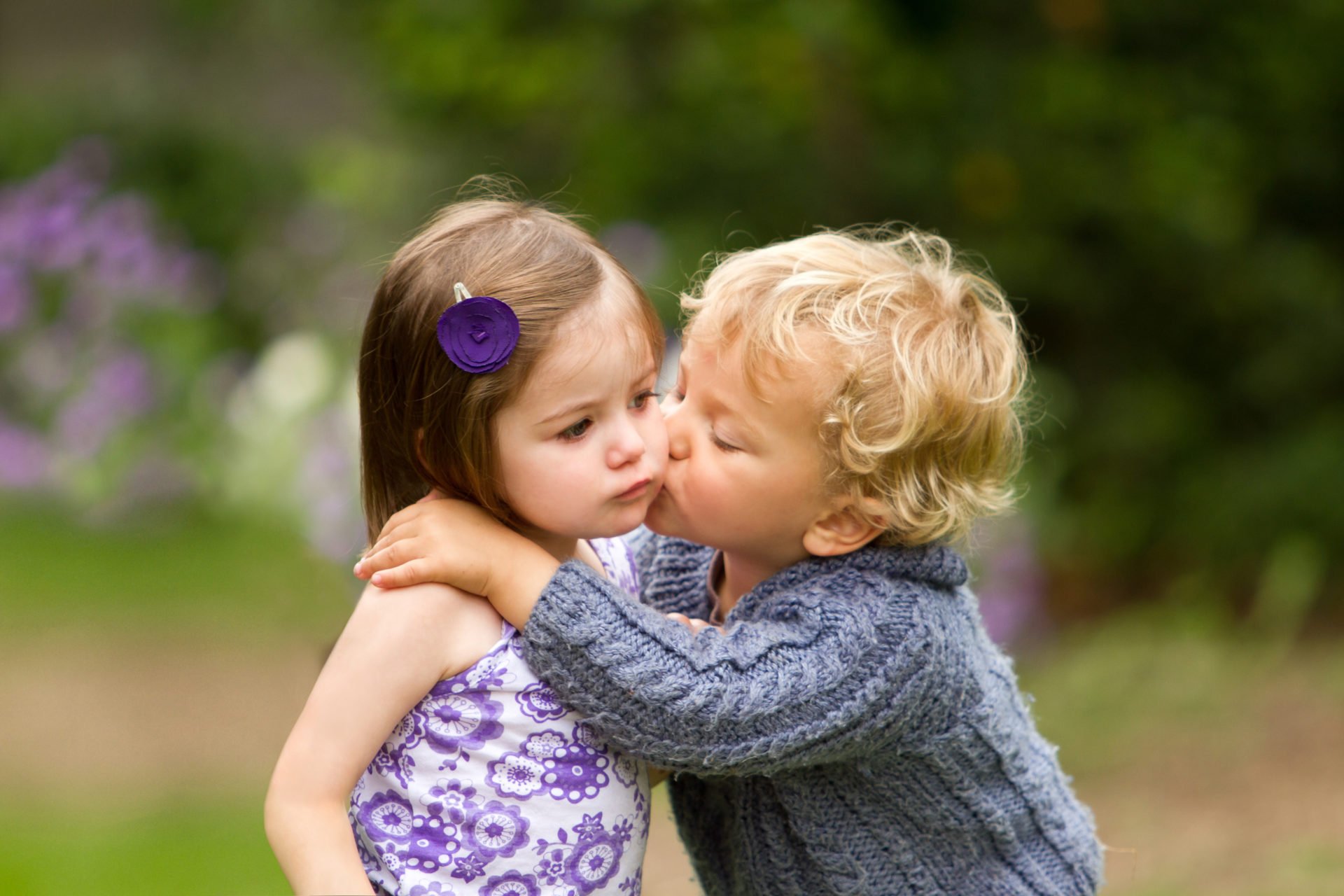5-year-old girl's outlook on kissing will make you look at true love differently