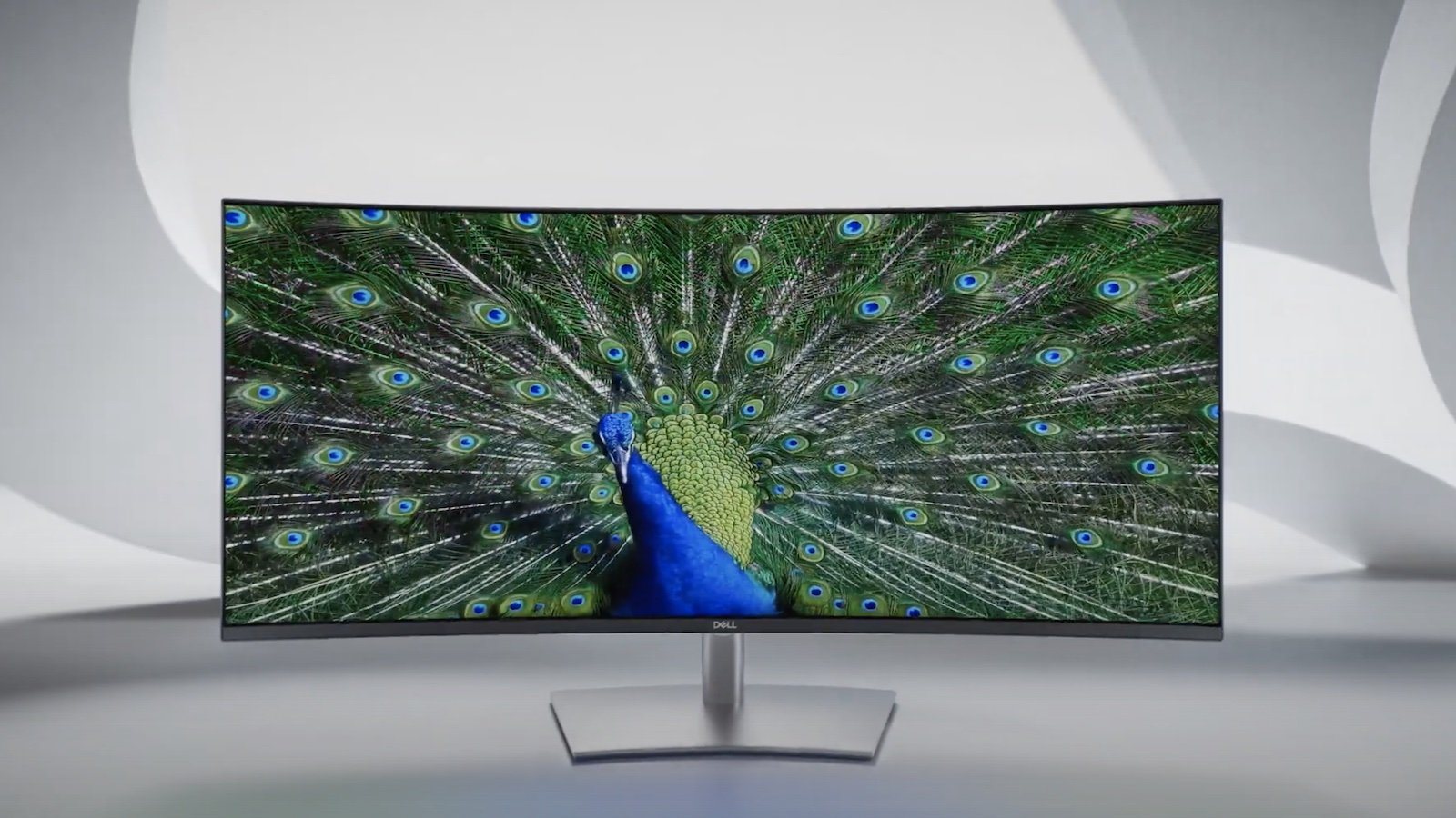Dell UltraSharp 40 Curved Monitor has a wide resolution of 5,120 x 2,160