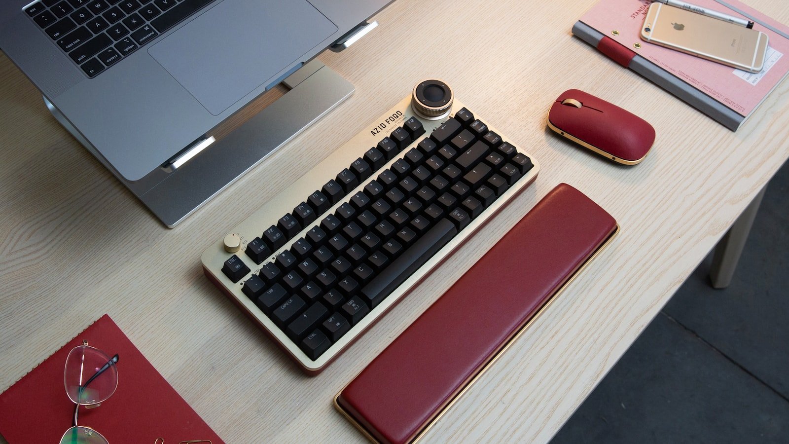 AZIO FOQO Wireless Keyboard has a design inspired by vintage range finder cameras