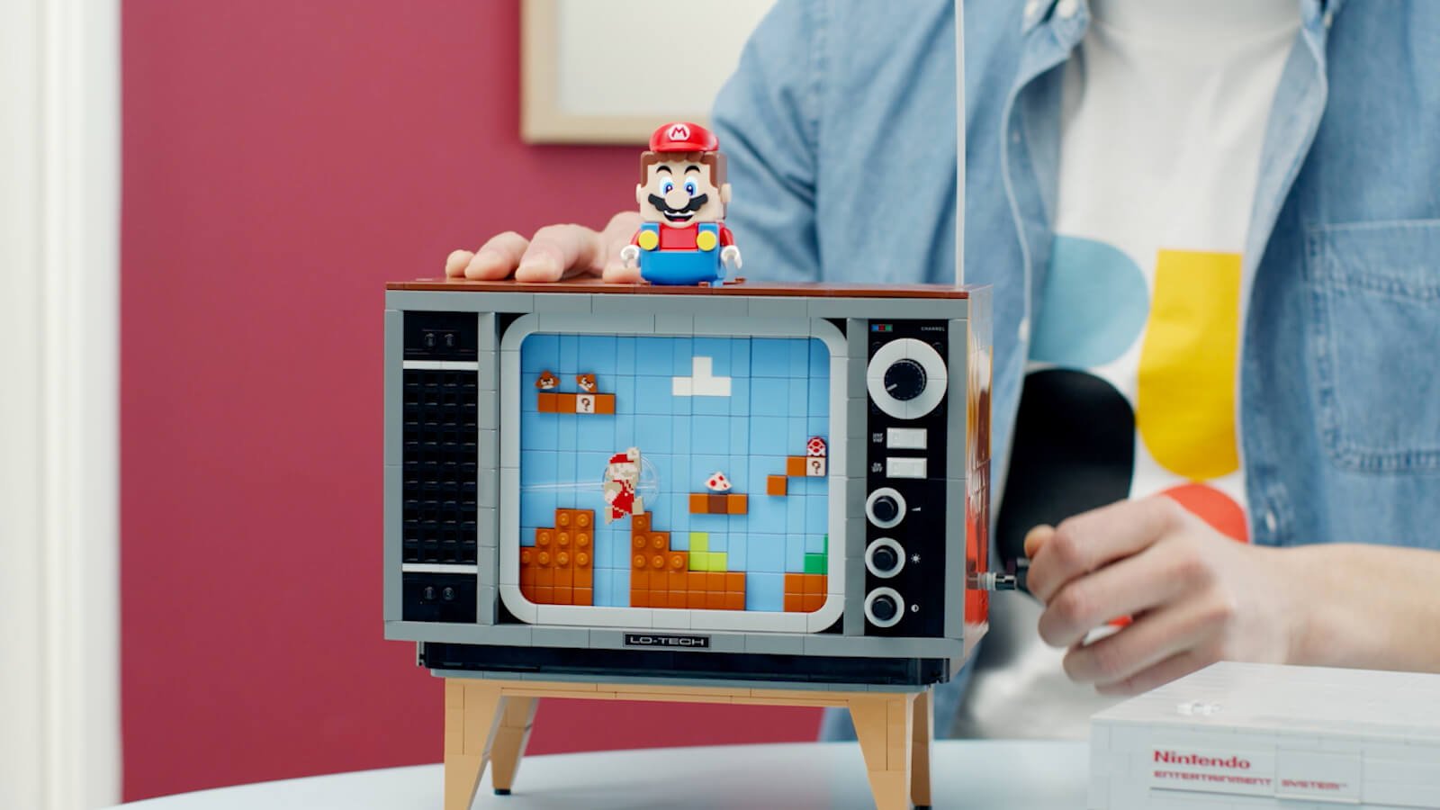 LEGO Nintendo Entertainment System Retro Mario Game lets you recreate the original version