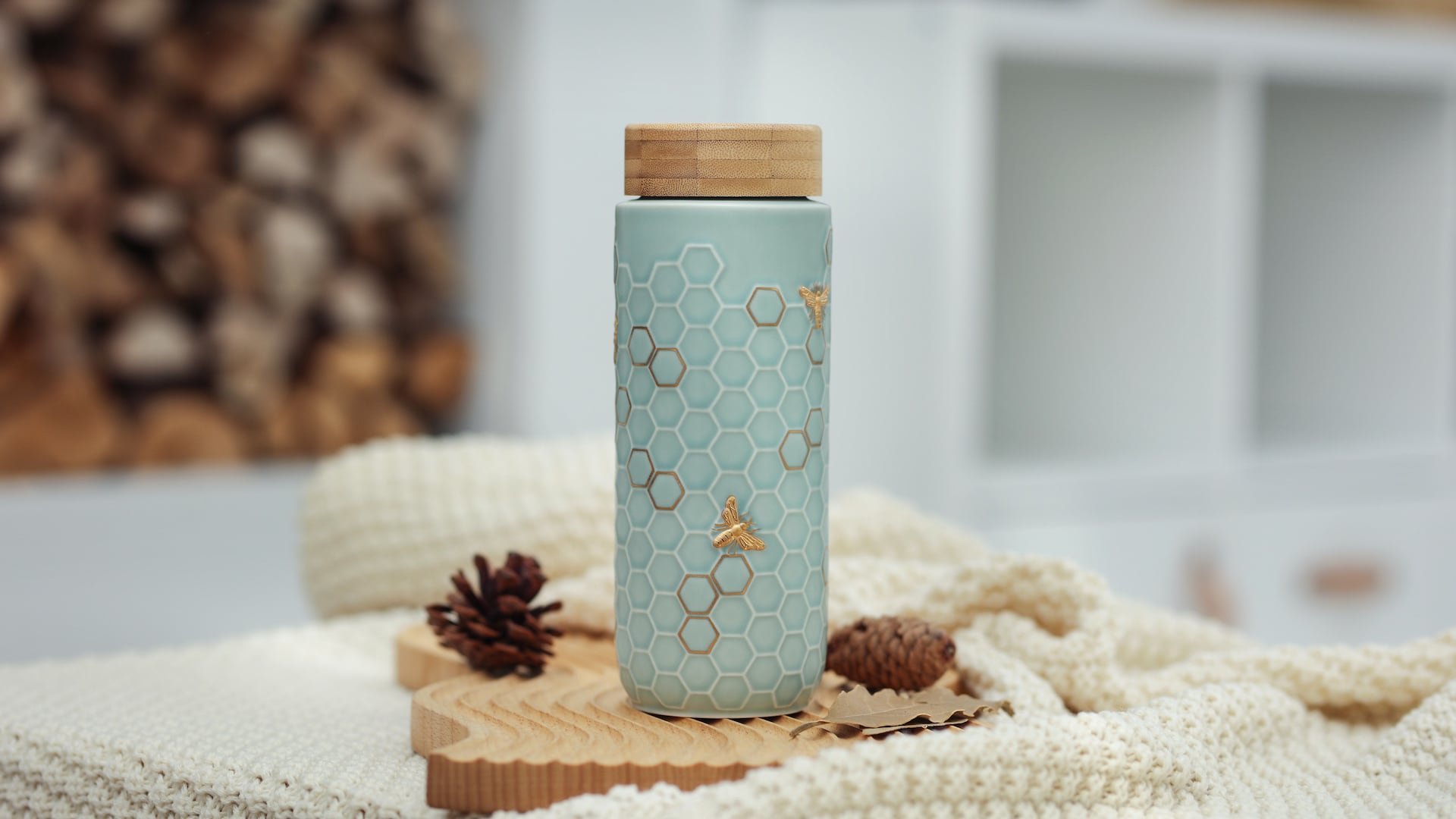 Acera Honey Bee Collection travel mugs combine style and an incredible drinking experience