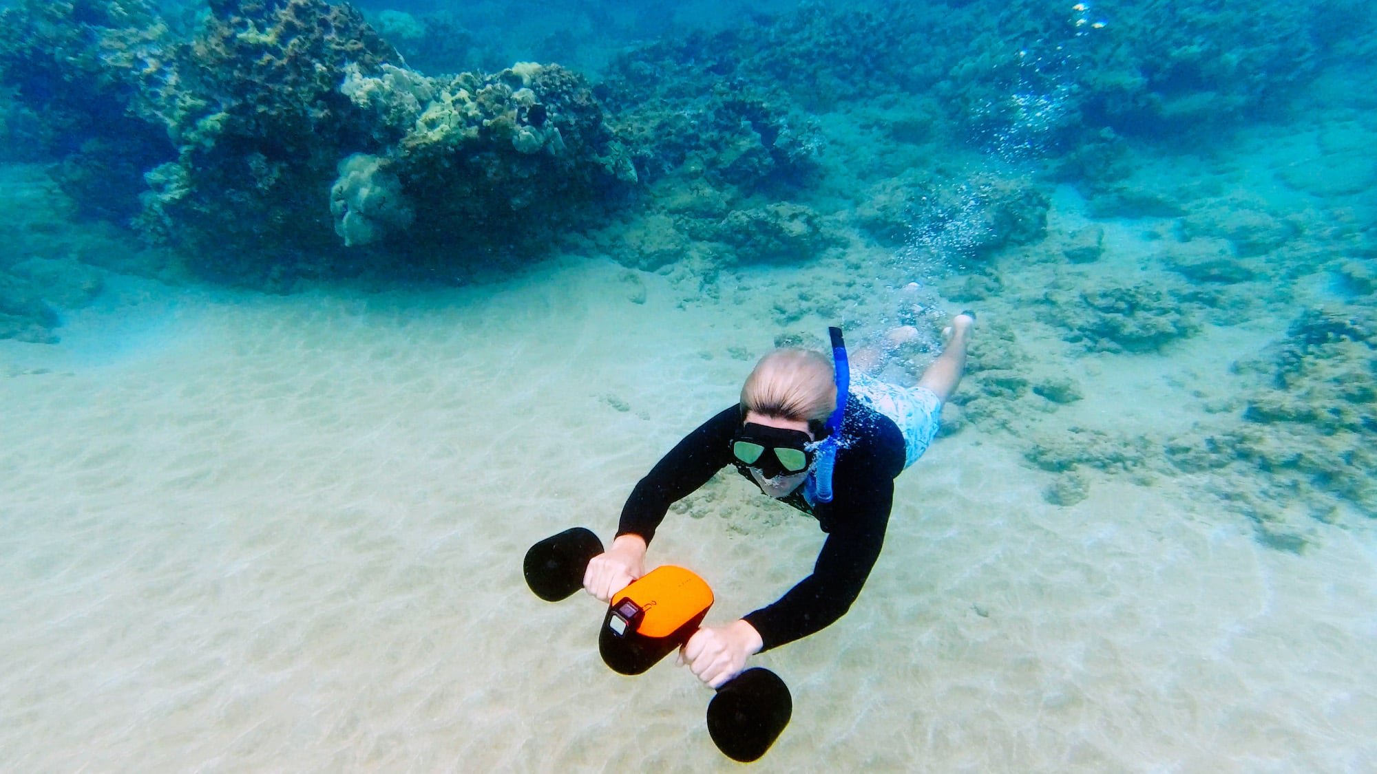 Geneinno S2 portable sea scooter lets you explore even deeper underwater