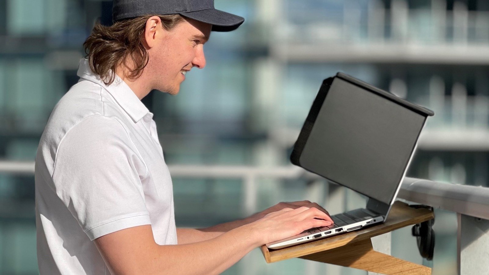 VIZOR laptop glare guard is easy to take anywhere and sets up quickly with no installation