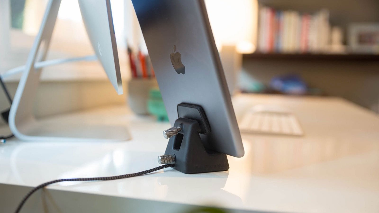 ElevationLab ElevationDock 4 iPhone dock is Apple MFi-certified and works with one hand