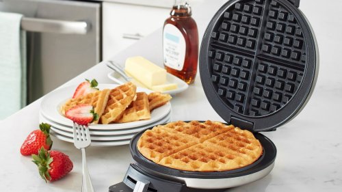 Cuisinart Round Classic Waffle Maker: Gleaming Stainless Steel Machine with Simplicity