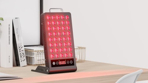 BESTQOOL Portable Red Light Therapy BQ40 is convenient to bring with you anywhere you go