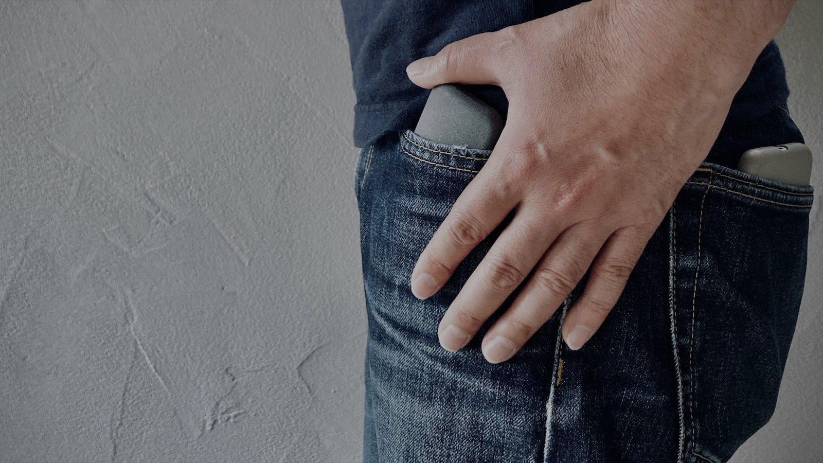 PEBLWEAR wireless music remote responds to gestures when you swipe, slide, or hold