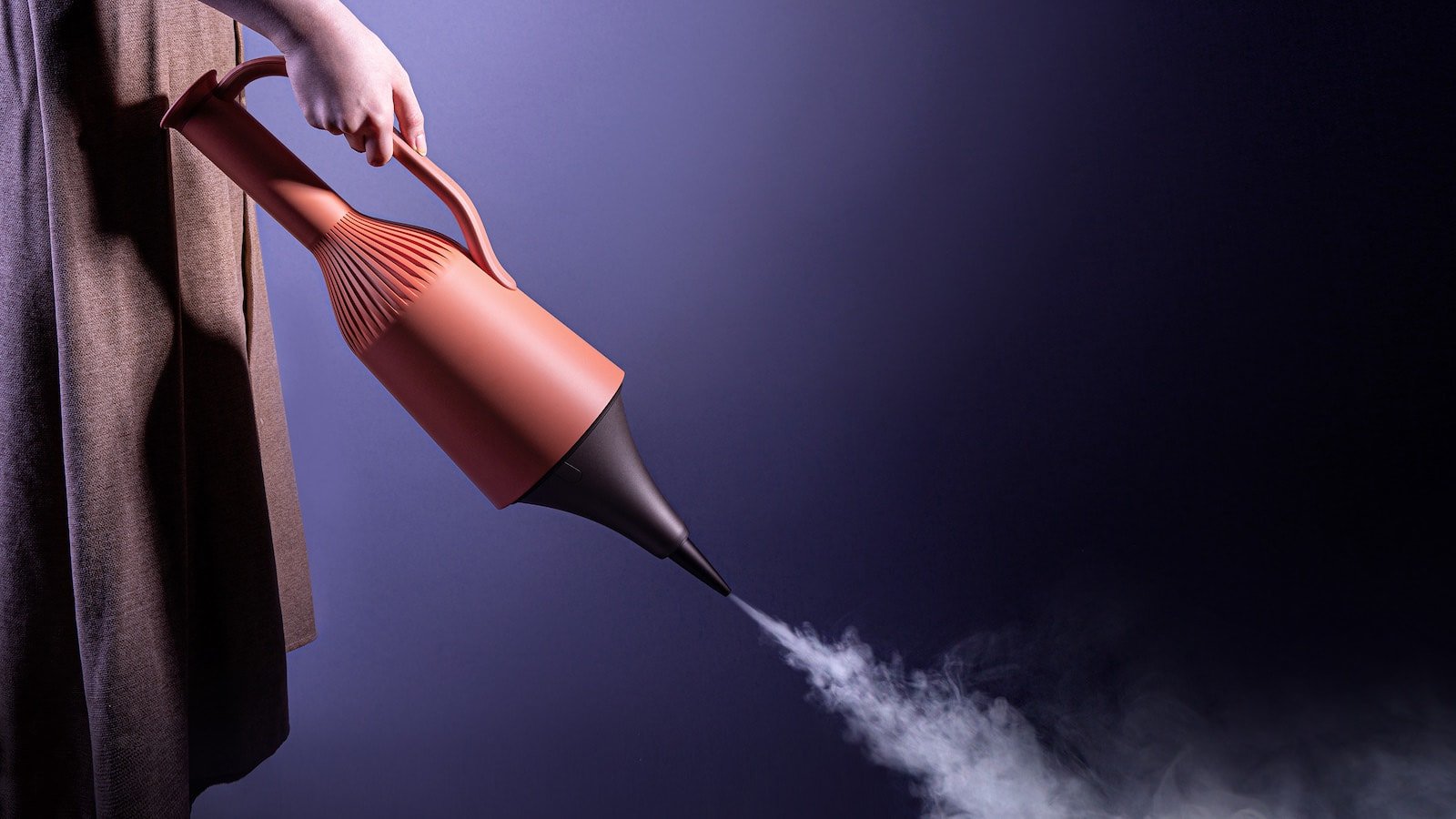 VASE steam cleaner blends a functional gadget with a beautiful design