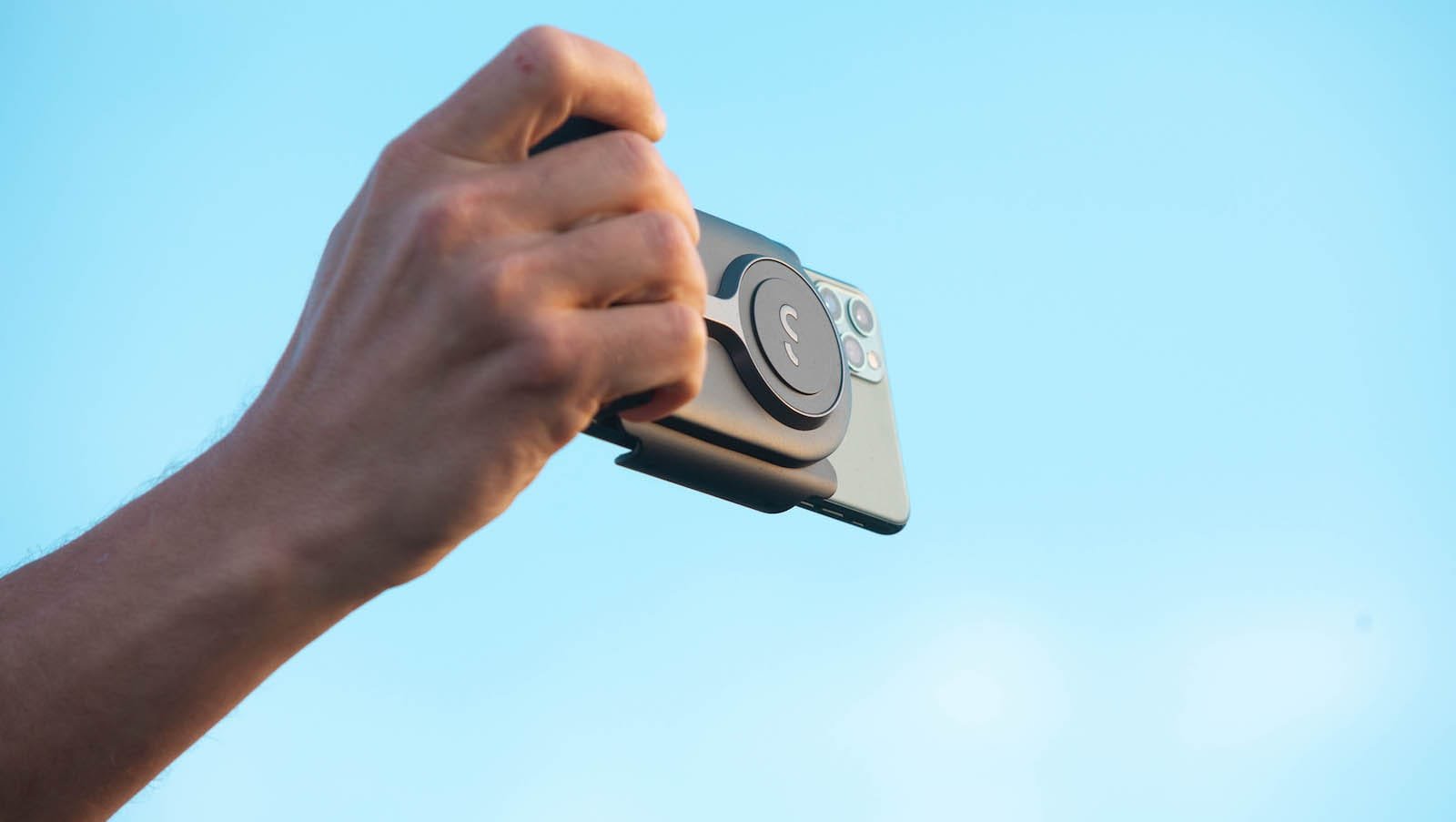 ShiftCam ProGrip Starter Kit camera-like battery grip for iPhone is great for long shoots