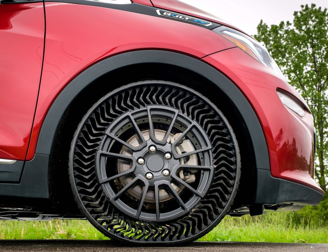 Michelin Uptis Airless Vehicle Wheel makes it impossible for your car’s wheels to go flat