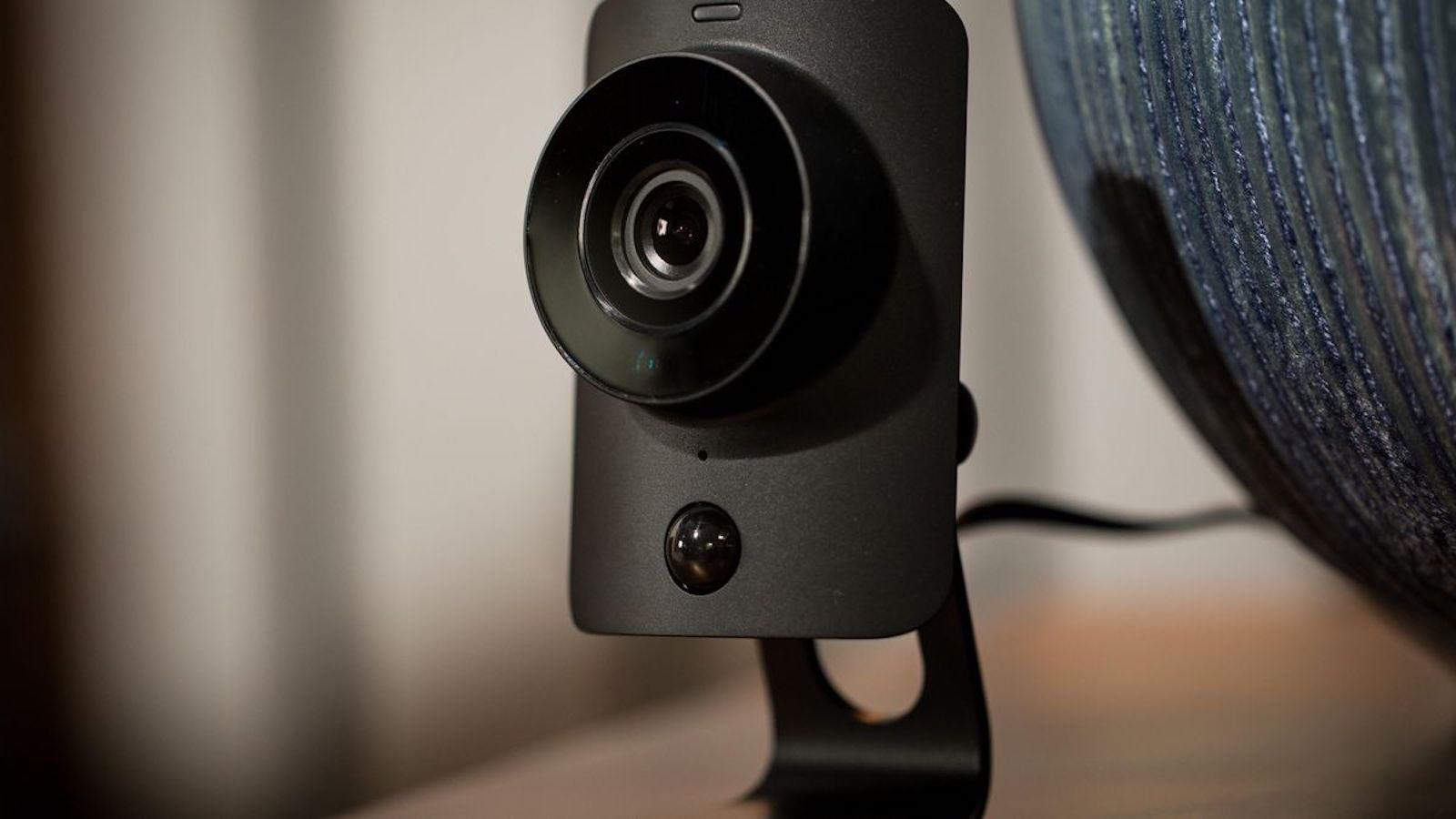 SimpliSafe SimpliCam Security Camera HD Alarm System detects heat from humans