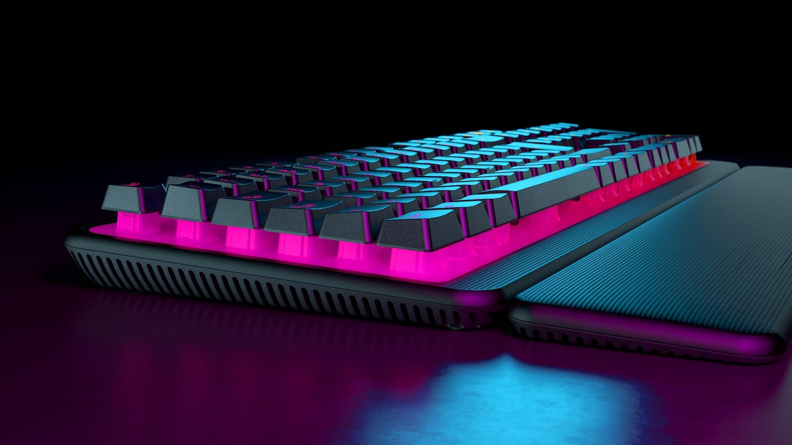 ROCCAT Magma membrane gaming keyboard features silent keys, backlighting, and more