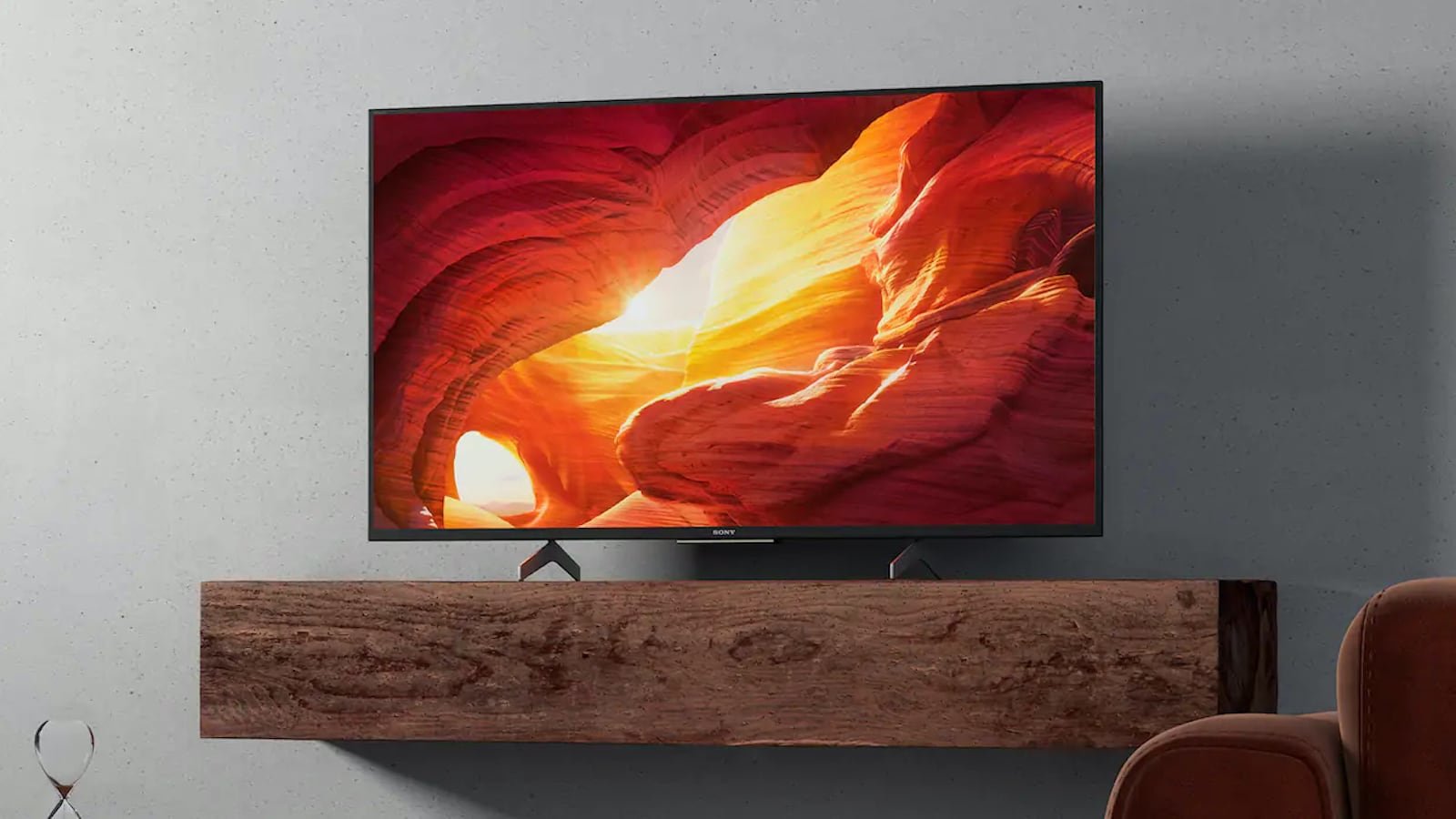 Sony XH85 4K TV has a compact size with modern design