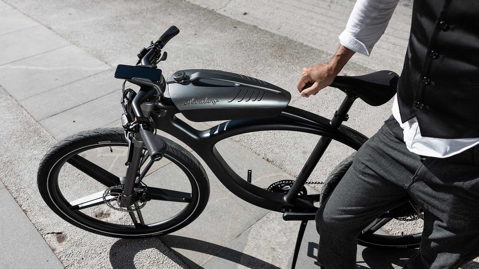Noordung retro-style carbon-fiber eBike comes with a boombox and air pollution sensors