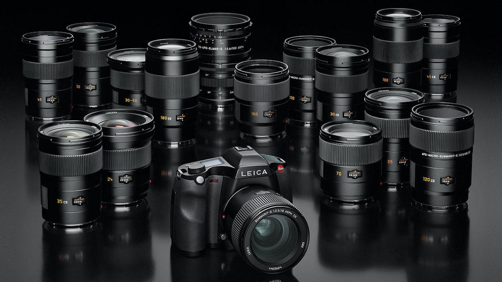 Leica S-System Digital Camera Setup suits the needs of pro photographers