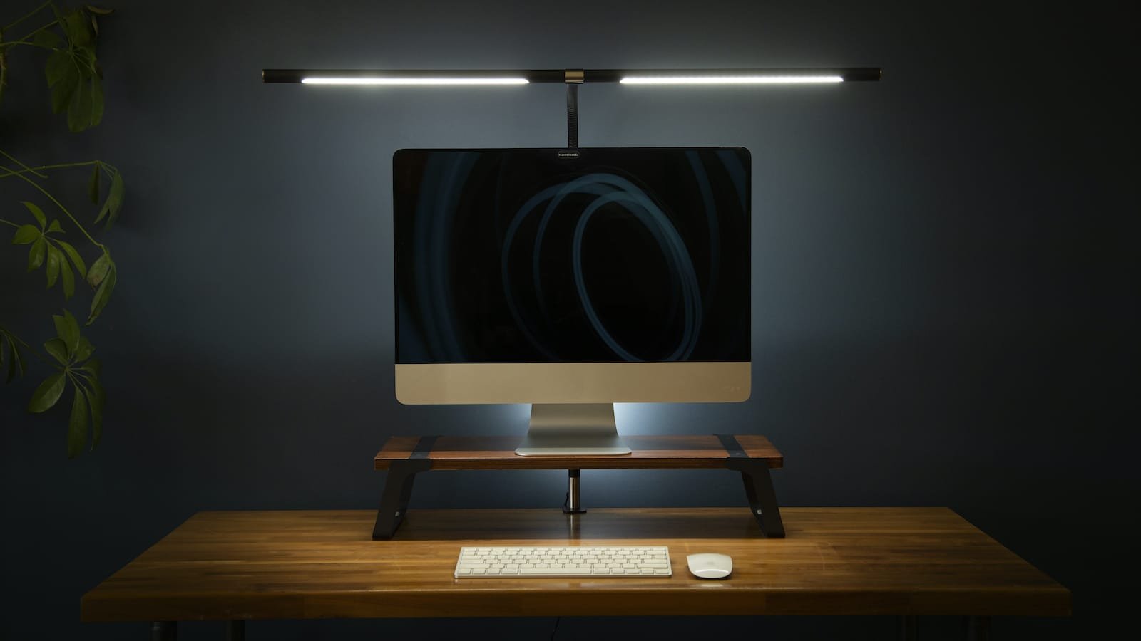 Illum Desk Light flexible customizable desk lighting has 3 independent light sources