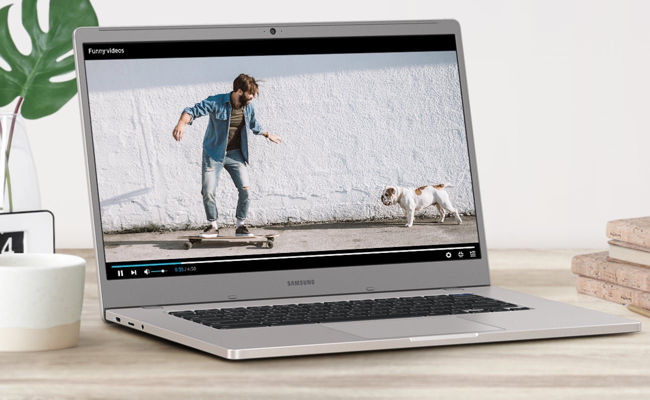 Samsung Chromebook 4 Gigabit Wi-Fi Laptop lets you stream and download with speed