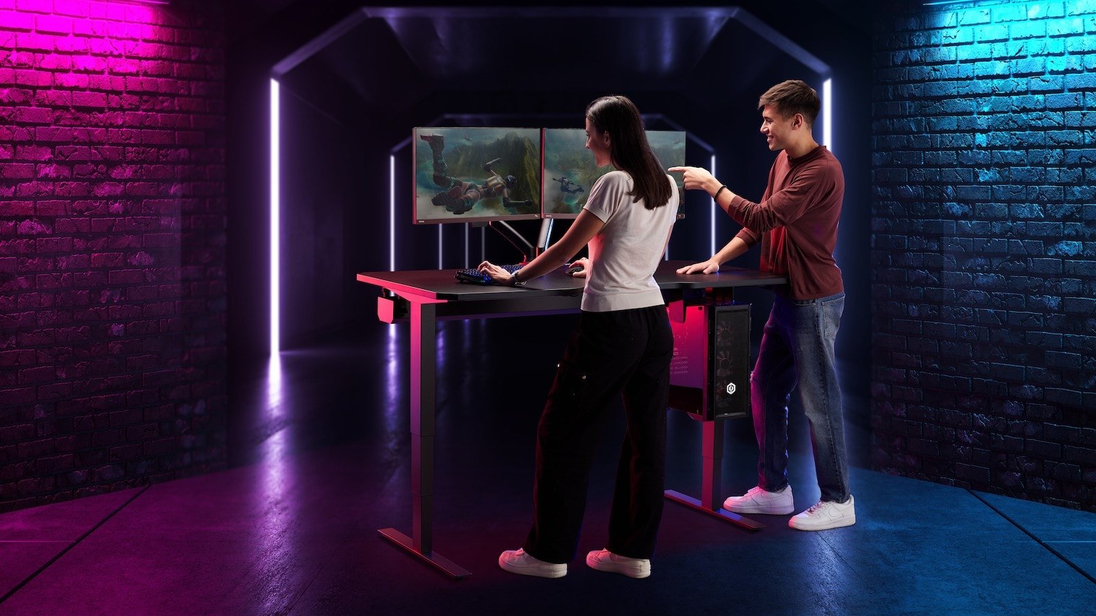 NINJA Professional height-adjustable gaming desk offers stability & supports 120 kg