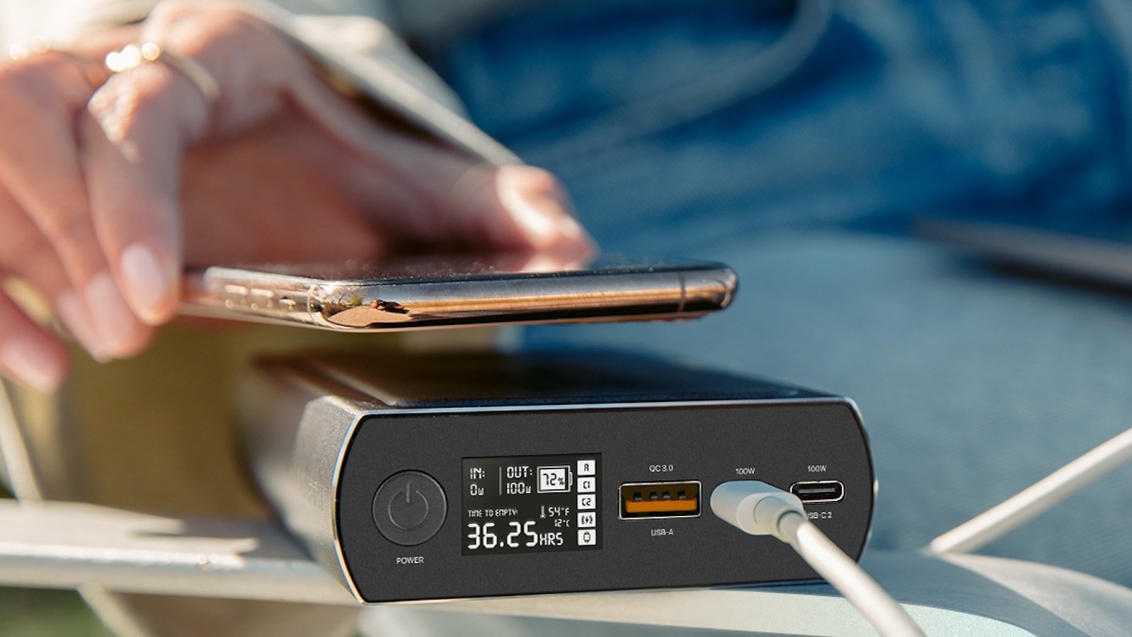 Intelli ScoutPro tiny power bank boasts 240 W and MagSafe compatibility