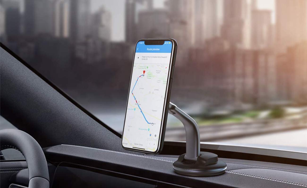 AUKEY HD-C49 360º Vehicle Phone Mount rotates and adjusts for a variety for viewing angles