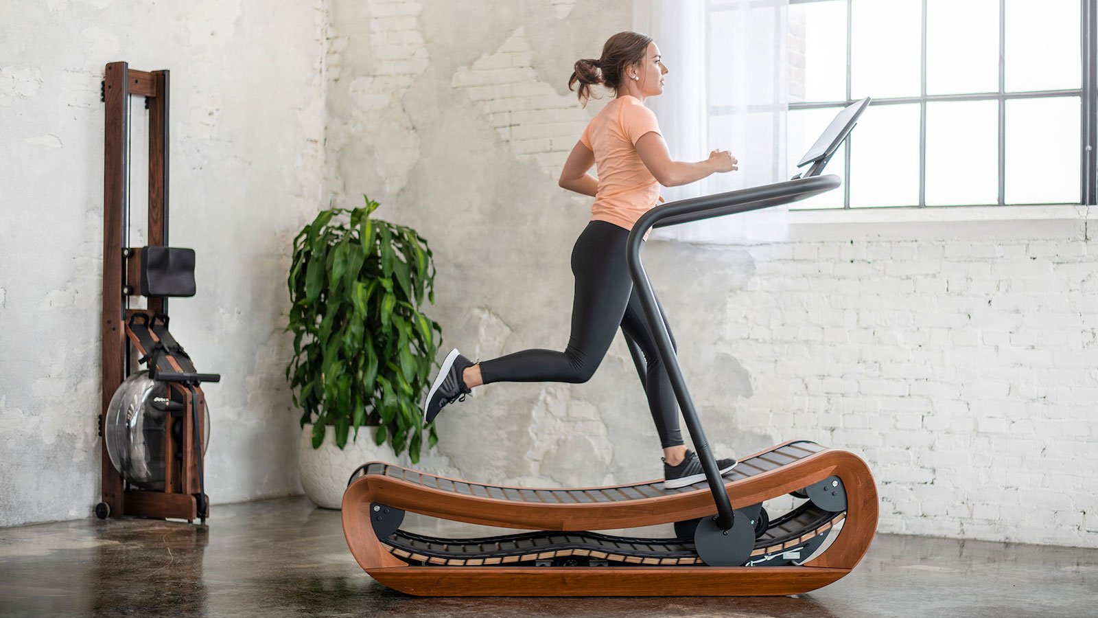 NOHrD Sprintbok curved manual treadmill has no settings or speed limits
