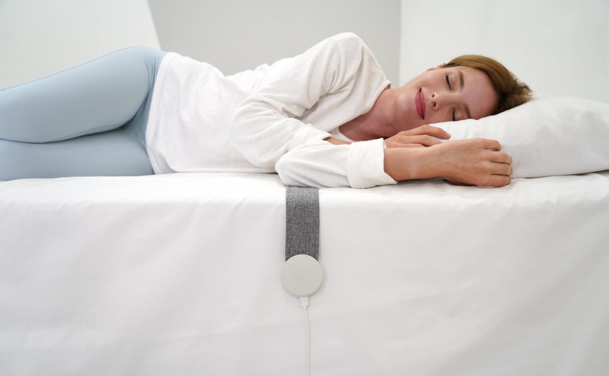 RESPIO Accurate Biometric Sleep Coach uses intelligent tracking to help you sleep better