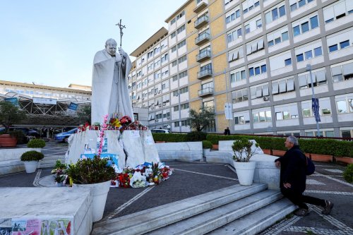 Pope Francis, showing plans to continue on, starts new process for Catholic reforms