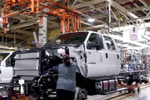 Trump to reduce impact of auto tariffs, officials say