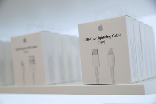 EU approves phone charger reform, forcing Apple to adapt