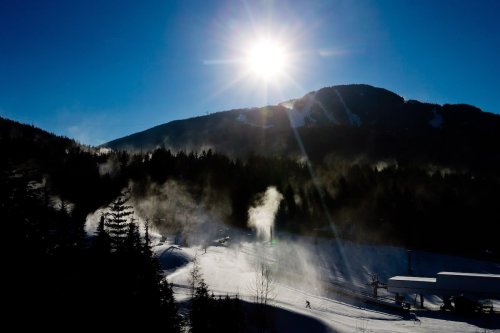 Woman dies after being found unresponsive on Blackcomb Mountain in B.C.