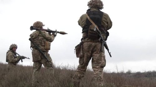 Video: Russia says still advancing as Ukraine readies counter-attack