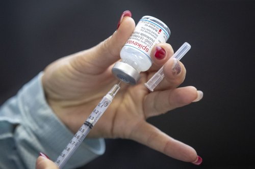 More Manitobans now eligible for second COVID-19 booster shot