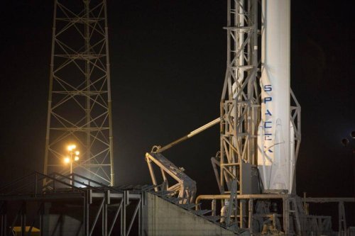SpaceX halts capsule's mission to International Space Station