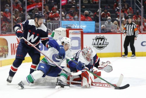 Elias Pettersson scores twice, Canucks beat Capitals 4-2 to snap skid