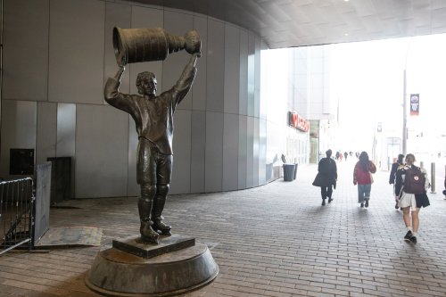 Wayne Gretzky should not be the target of Canada’s discussion about the U.S.
