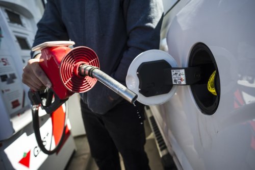 Ontario to make gas tax cut permanent, remove tolls from provincially owned part of Highway 407
