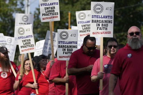 Detroit Three under pressure to progress UAW talks, avoid wider auto strikes
