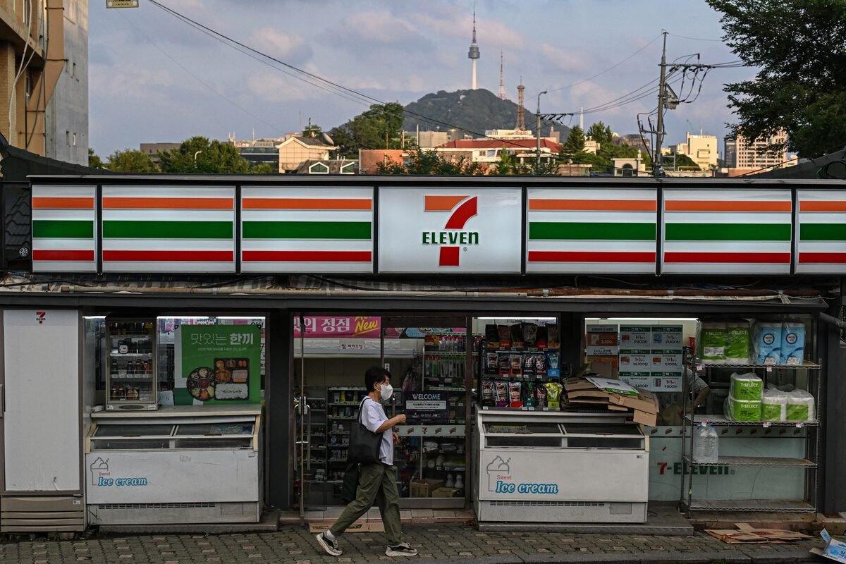 SoftBank, PayPay reportedly in talks to invest in 7-Eleven owner Seven & i