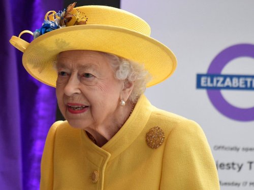 Queen Elizabeth attends opening of train line in London