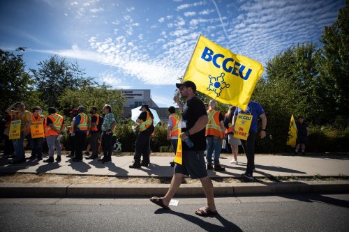 B.C. cannabis stores grapple with delivery stoppage as BCLDB workers go on strike