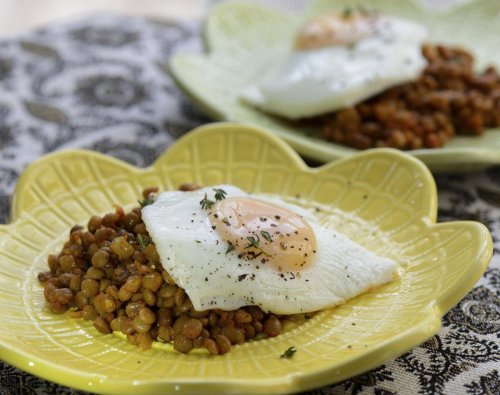 The Quick Fix: Curried lentils and fried egg