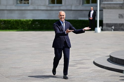 Mark Carney tells Canadians how to play Mouse Trap properly